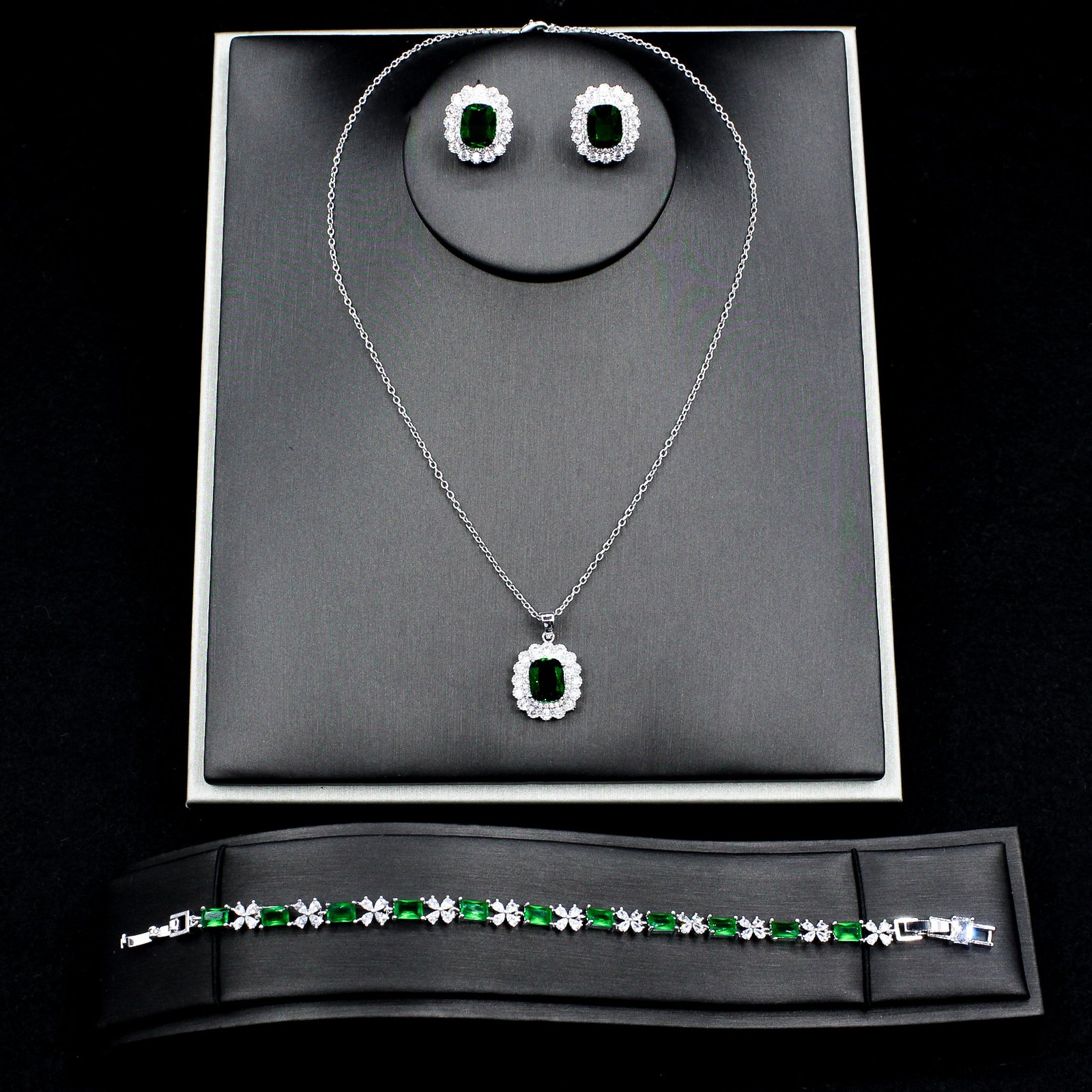 16350153435_1653624125