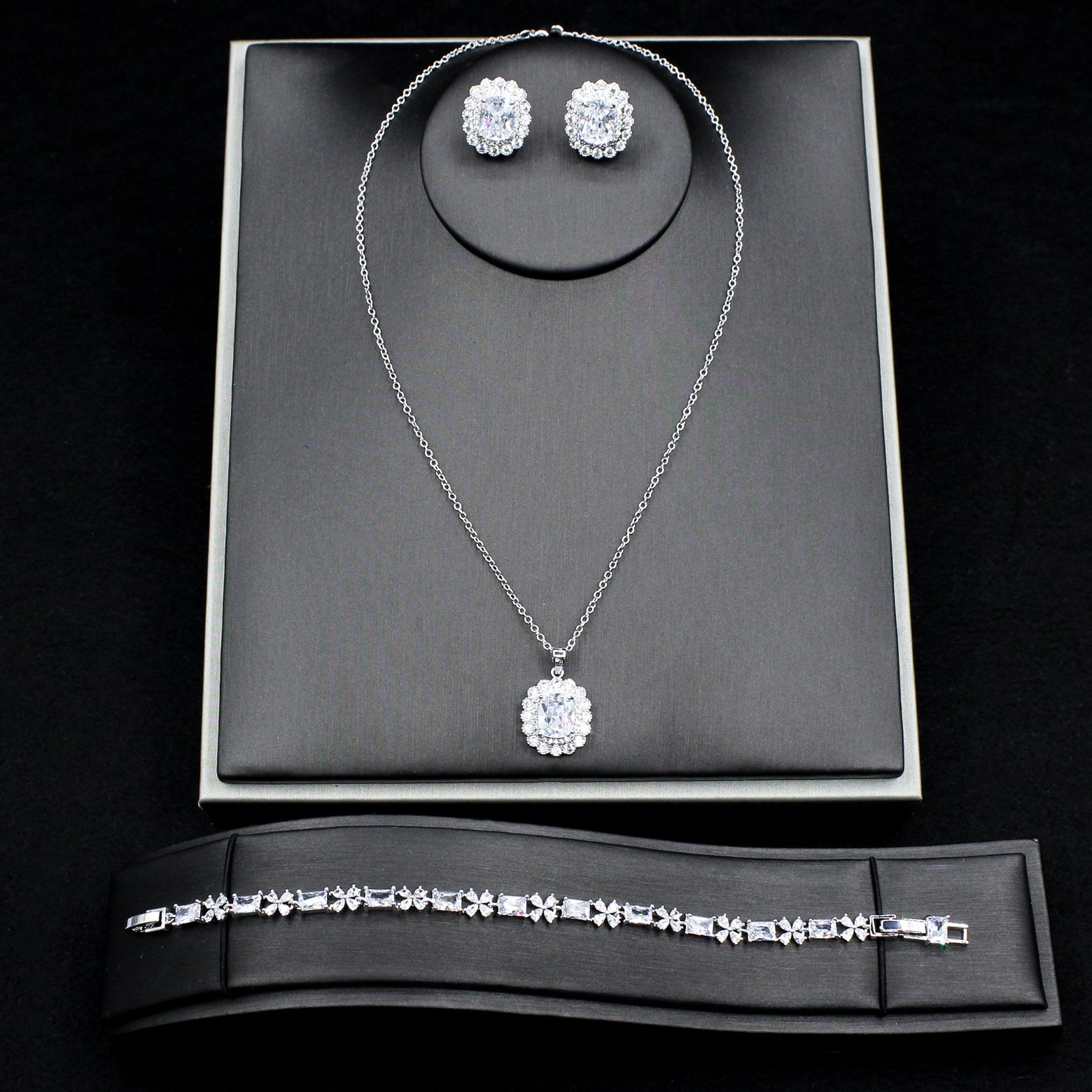 16468487388_1653624125