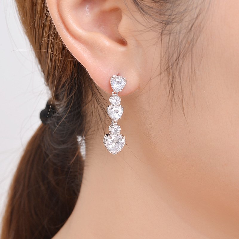 5581888333_1653624125