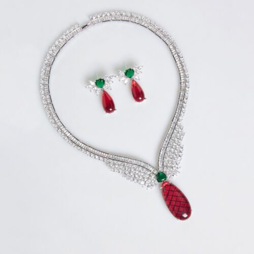 Luxury Zircon Angel Wings Necklace & Earrings Set – High‑End Fashion Jewelry